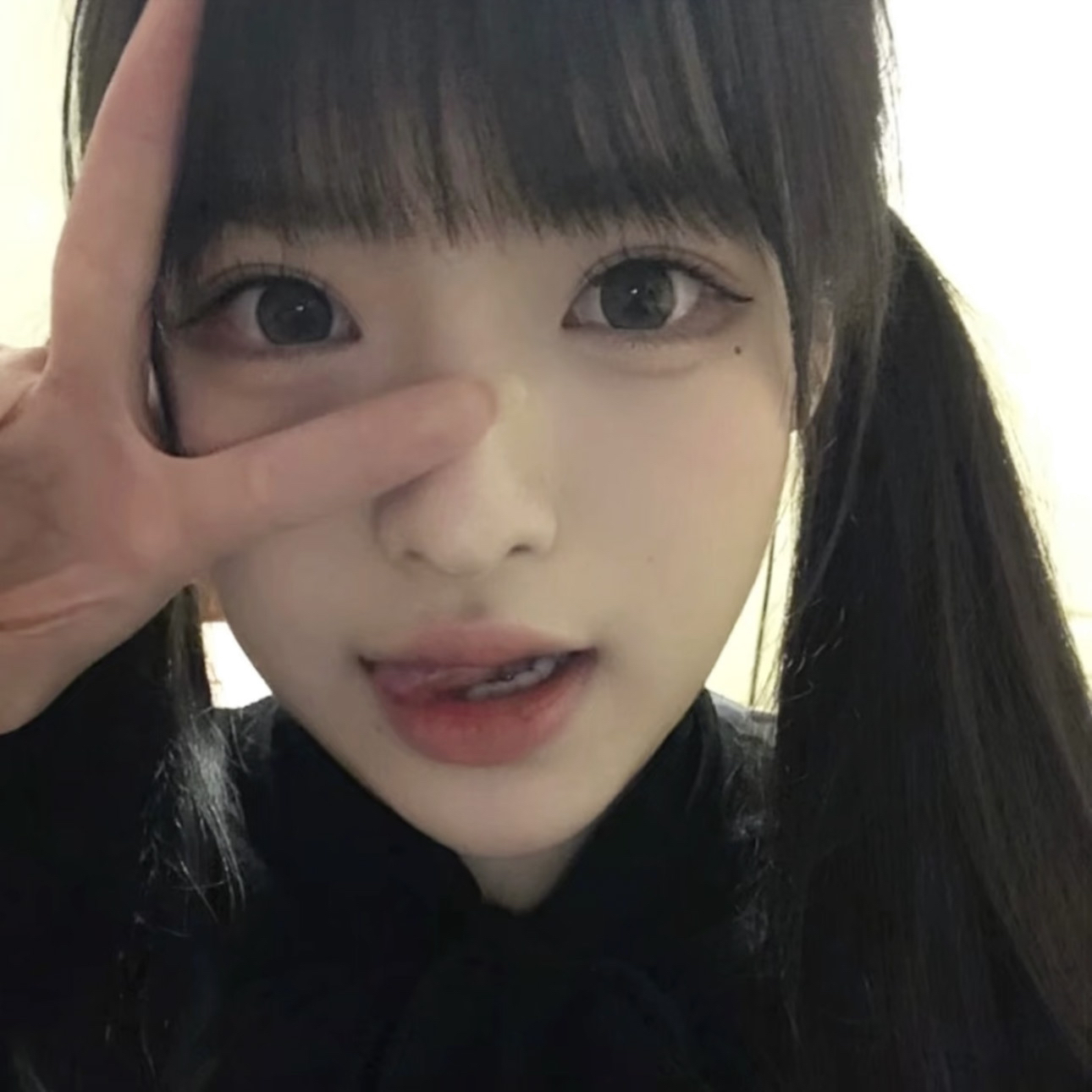 把 伸进女人的 洗澡动漫